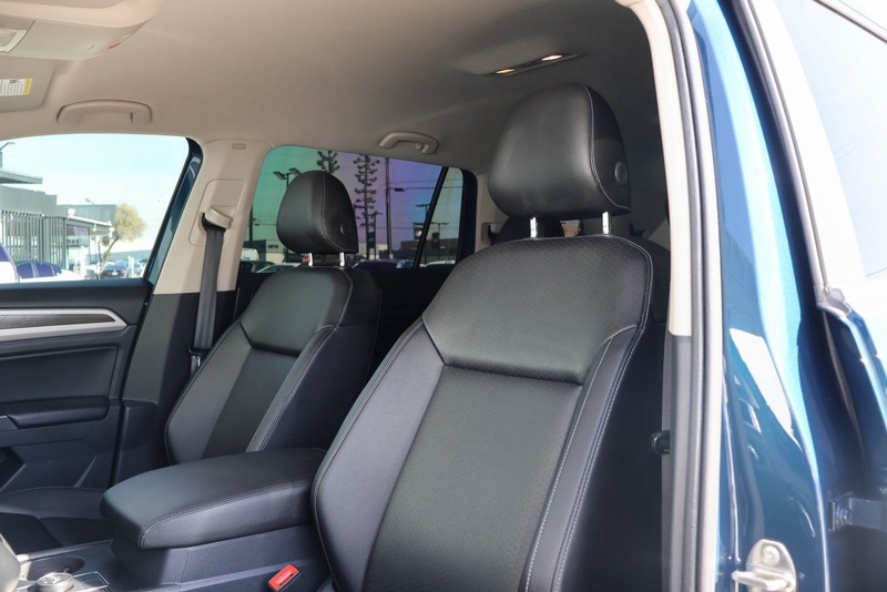 Volkswagen Atlas Vehicle Full-screen Gallery Image 18