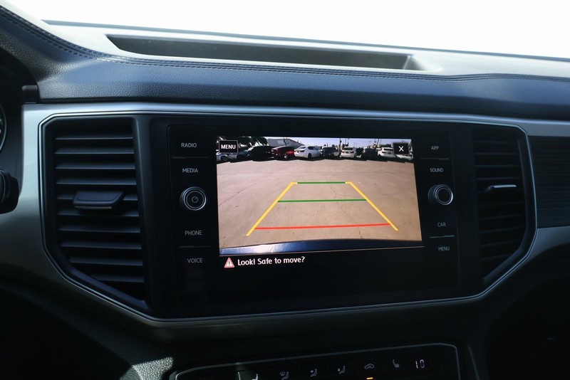 Volkswagen Atlas Vehicle Full-screen Gallery Image 32