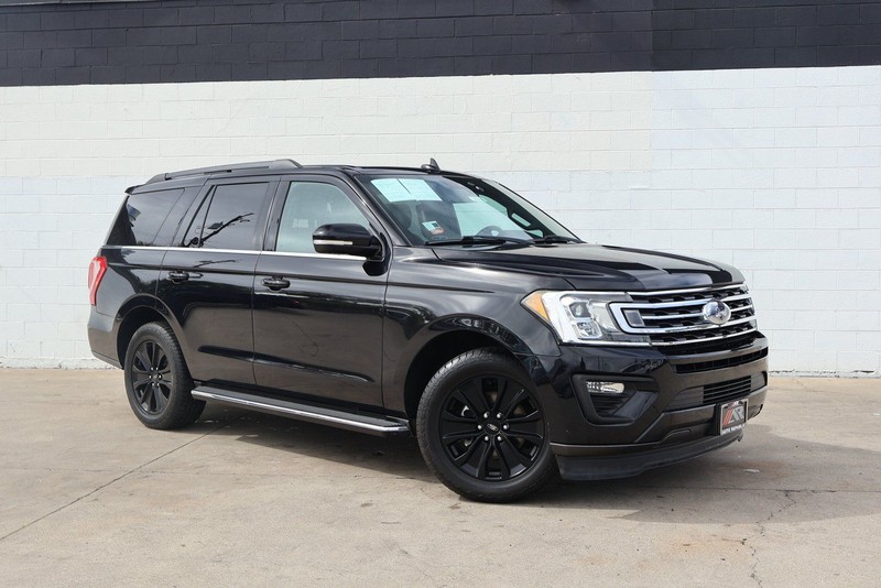 Ford Expedition Vehicle Full-screen Gallery Image 01