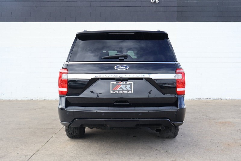 Ford Expedition Vehicle Full-screen Gallery Image 06