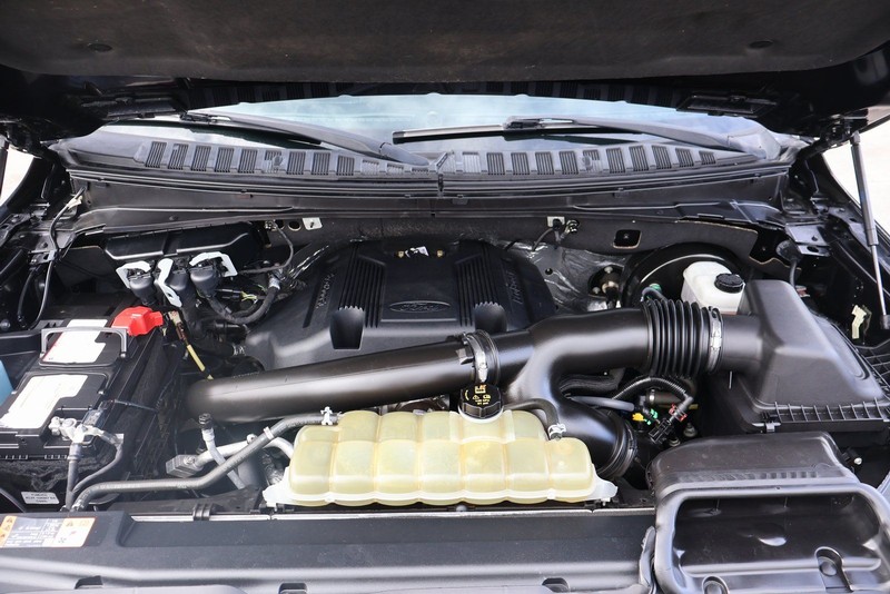 Ford Expedition Vehicle Full-screen Gallery Image 13