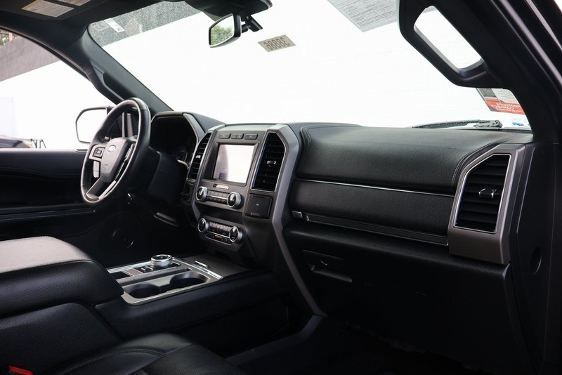 Ford Expedition Vehicle Full-screen Gallery Image 20