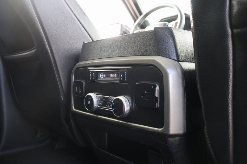 Ford Expedition Vehicle Full-screen Gallery Image 24