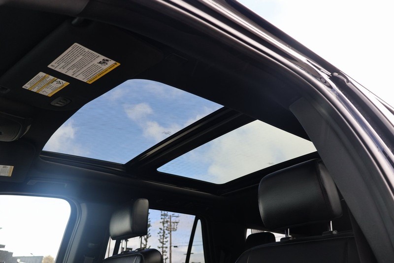 Ford Expedition Vehicle Full-screen Gallery Image 35