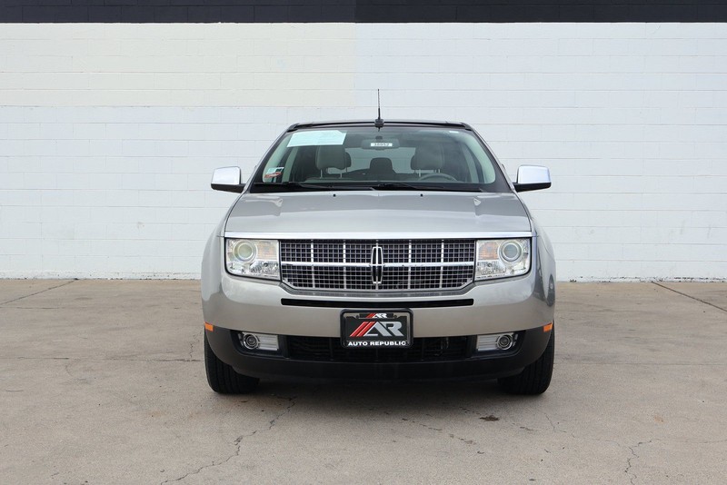 Lincoln MKX Vehicle Full-screen Gallery Image 02