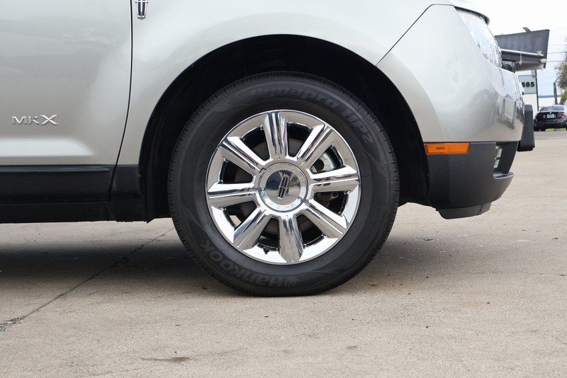 Lincoln MKX Vehicle Full-screen Gallery Image 13