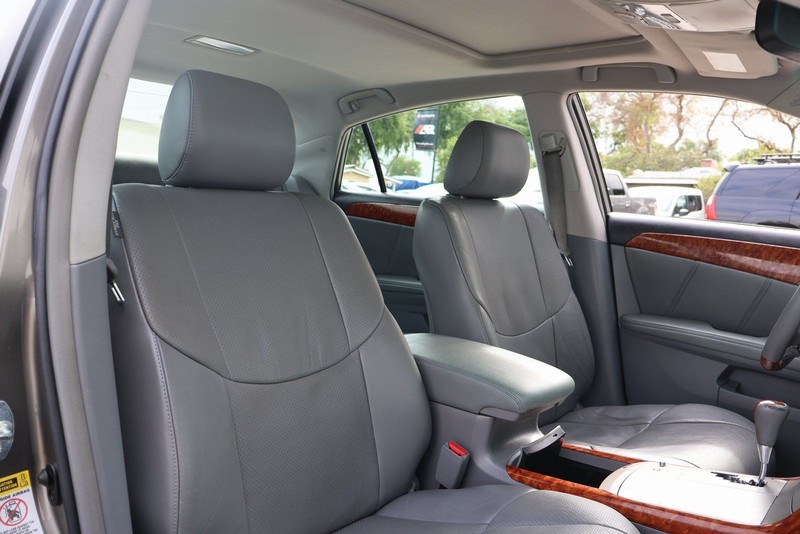 Toyota Avalon Vehicle Full-screen Gallery Image 20