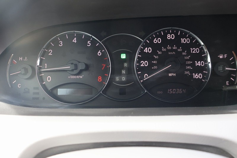 Toyota Avalon Vehicle Full-screen Gallery Image 24