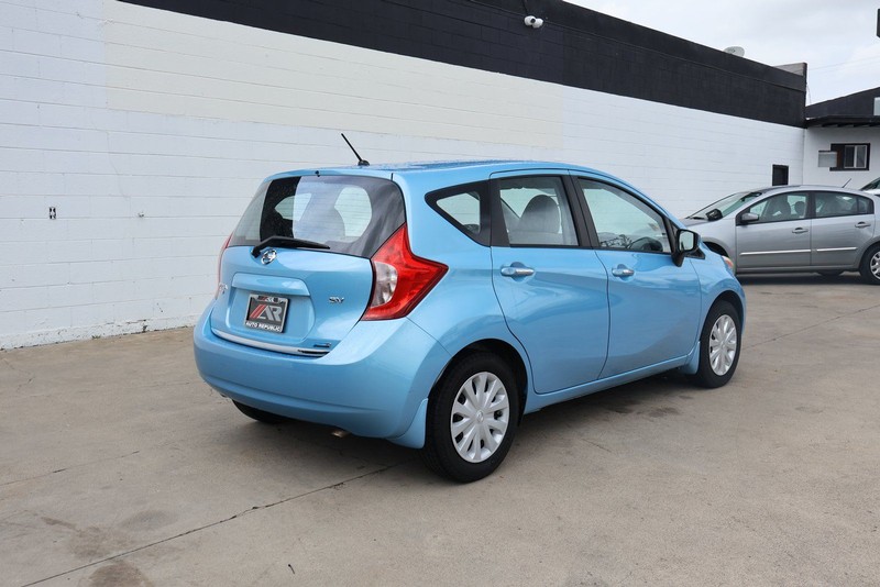 Nissan Versa Note Vehicle Full-screen Gallery Image 05