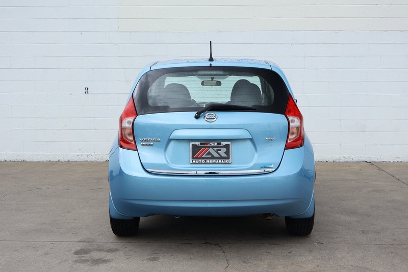 Nissan Versa Note Vehicle Full-screen Gallery Image 06