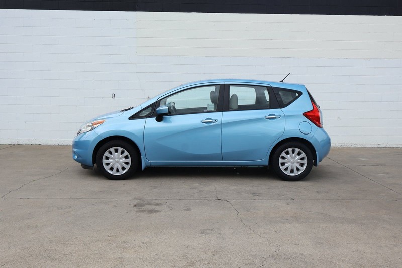 Nissan Versa Note Vehicle Full-screen Gallery Image 10