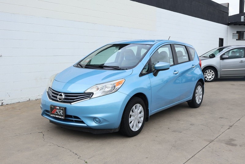 Nissan Versa Note Vehicle Full-screen Gallery Image 11