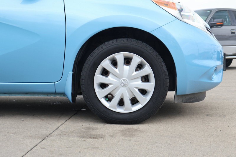 Nissan Versa Note Vehicle Full-screen Gallery Image 13