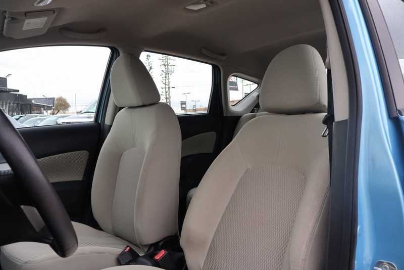 Nissan Versa Note Vehicle Full-screen Gallery Image 17