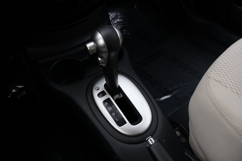 Nissan Versa Note Vehicle Full-screen Gallery Image 29