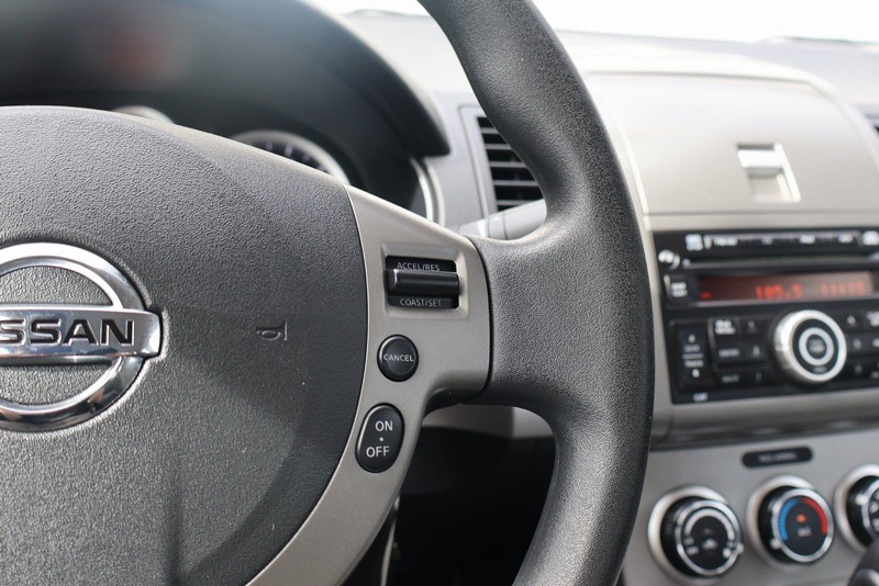 Nissan Sentra Vehicle Full-screen Gallery Image 25