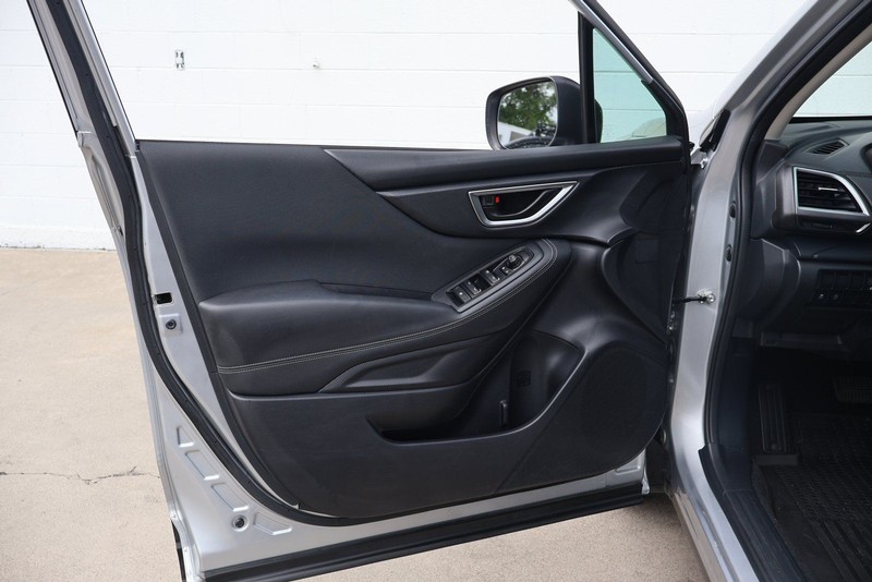 Subaru Forester Vehicle Full-screen Gallery Image 14