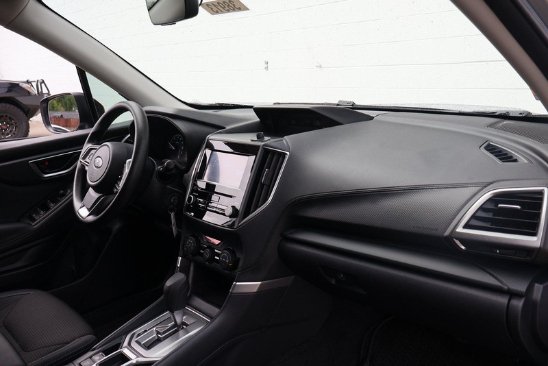 Subaru Forester Vehicle Full-screen Gallery Image 19