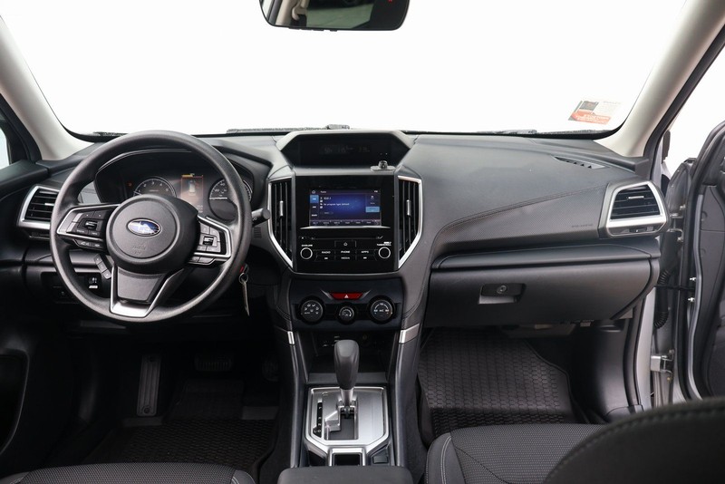 Subaru Forester Vehicle Full-screen Gallery Image 22