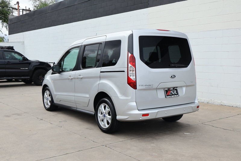 Ford Transit Connect Wagon Vehicle Full-screen Gallery Image 10