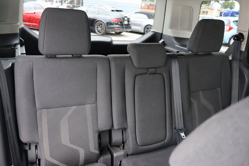 Ford Transit Connect Wagon Vehicle Full-screen Gallery Image 23