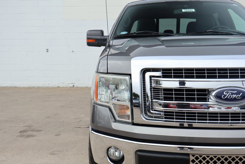 Ford F-150 Vehicle Full-screen Gallery Image 04