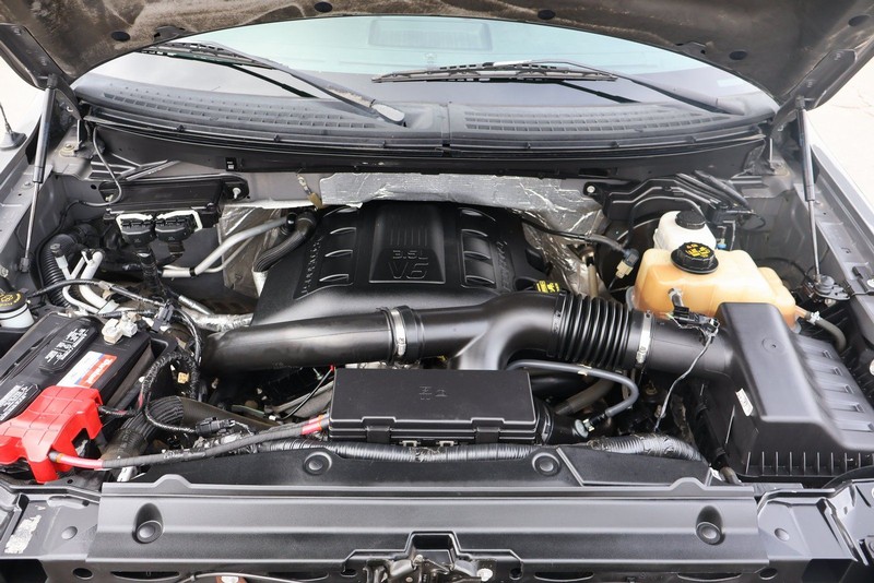 Ford F-150 Vehicle Full-screen Gallery Image 12