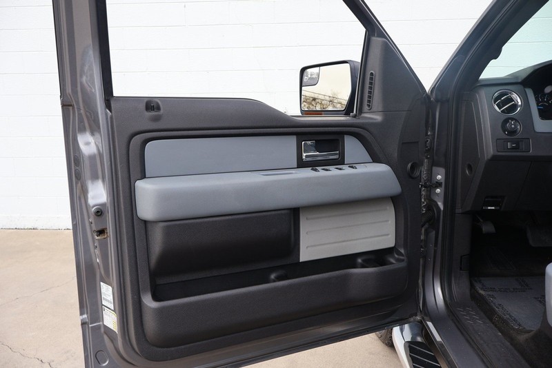 Ford F-150 Vehicle Full-screen Gallery Image 14