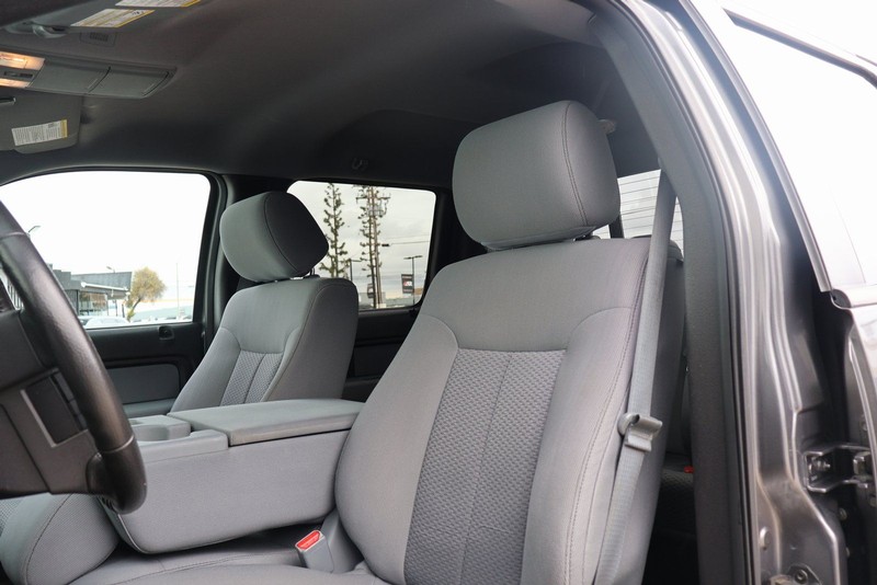 Ford F-150 Vehicle Full-screen Gallery Image 17