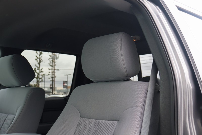 Ford F-150 Vehicle Full-screen Gallery Image 18