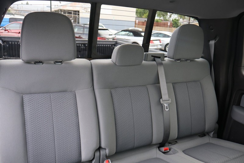 Ford F-150 Vehicle Full-screen Gallery Image 21