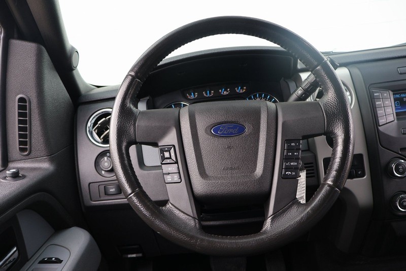 Ford F-150 Vehicle Full-screen Gallery Image 24