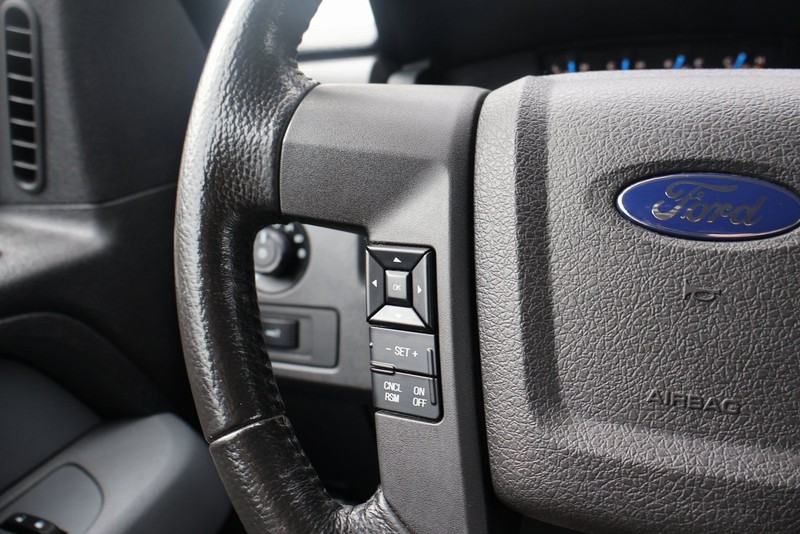 Ford F-150 Vehicle Full-screen Gallery Image 25