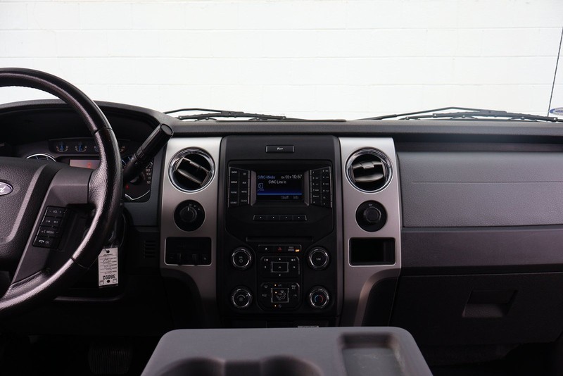 Ford F-150 Vehicle Full-screen Gallery Image 28