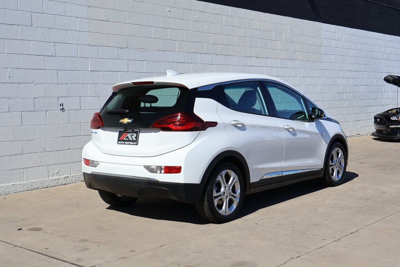 Chevrolet Bolt EV Vehicle Full-screen Gallery Image 05