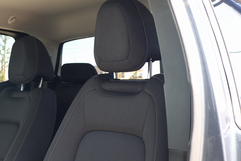 Chevrolet Colorado Vehicle Full-screen Gallery Image 14