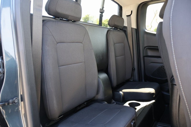 Chevrolet Colorado Vehicle Full-screen Gallery Image 17