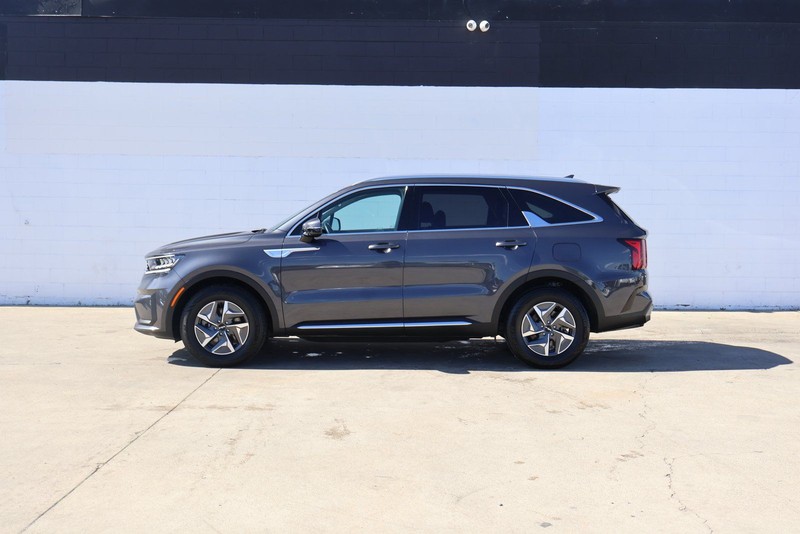 Kia Sorento Hybrid Vehicle Full-screen Gallery Image 10