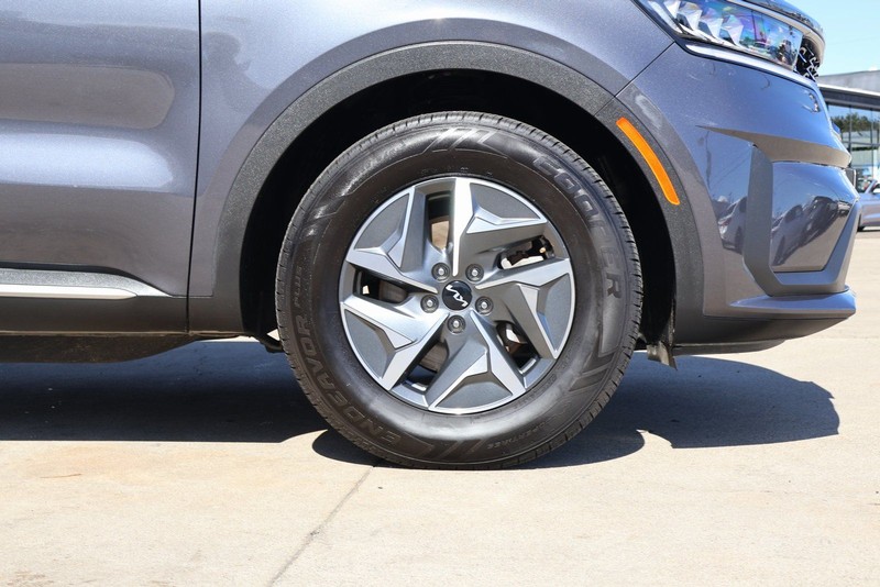 Kia Sorento Hybrid Vehicle Full-screen Gallery Image 13