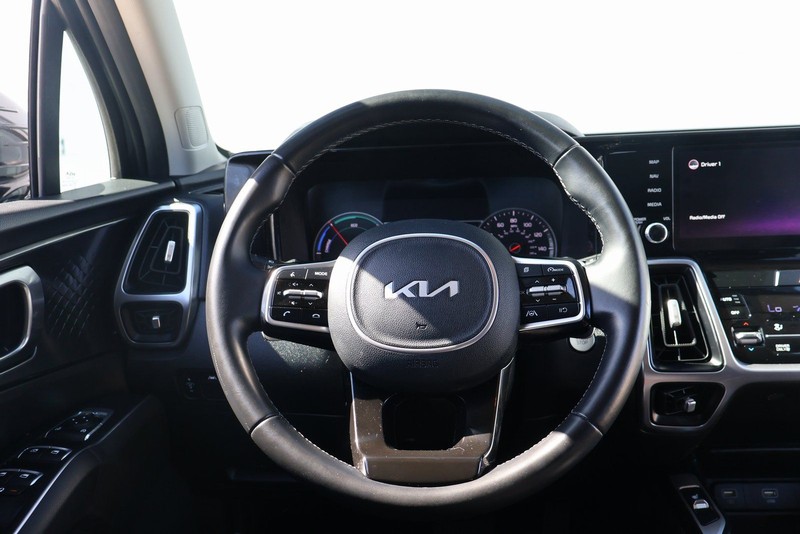 Kia Sorento Hybrid Vehicle Full-screen Gallery Image 25