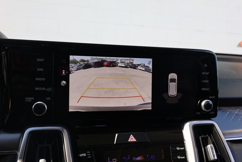 Kia Sorento Hybrid Vehicle Full-screen Gallery Image 30