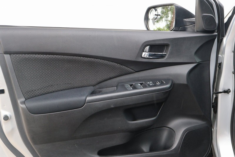 Honda CR-V Vehicle Full-screen Gallery Image 15