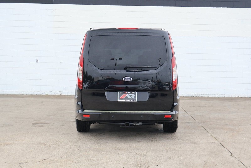 Ford Transit Connect Wagon Vehicle Full-screen Gallery Image 06