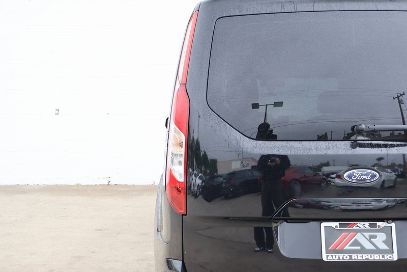 Ford Transit Connect Wagon Vehicle Full-screen Gallery Image 07