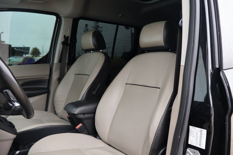 Ford Transit Connect Wagon Vehicle Full-screen Gallery Image 17