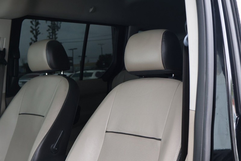 Ford Transit Connect Wagon Vehicle Full-screen Gallery Image 18