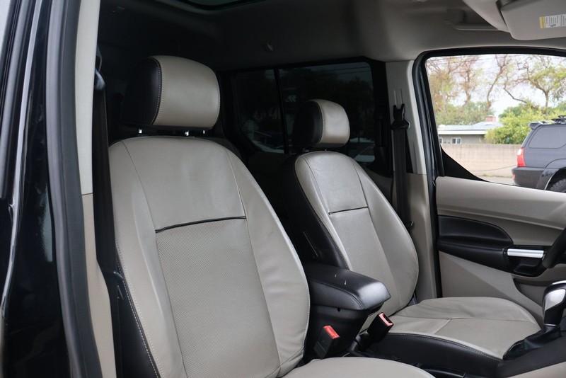 Ford Transit Connect Wagon Vehicle Full-screen Gallery Image 21