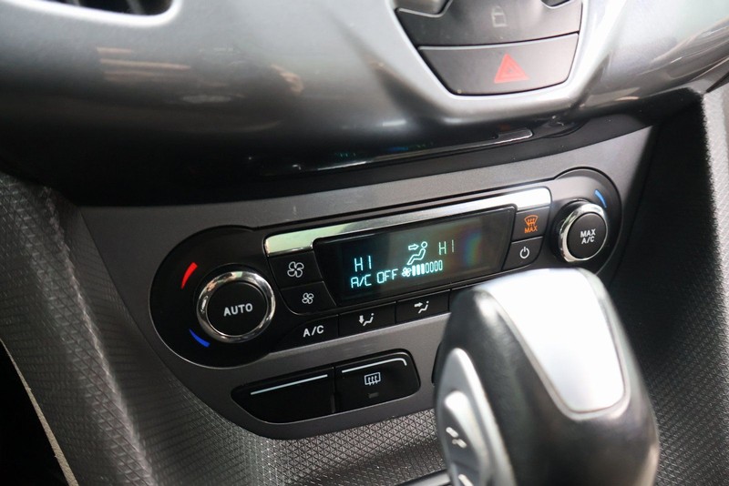 Ford Transit Connect Wagon Vehicle Full-screen Gallery Image 31