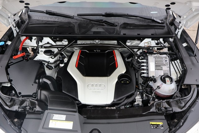 Audi SQ5 Vehicle Full-screen Gallery Image 13