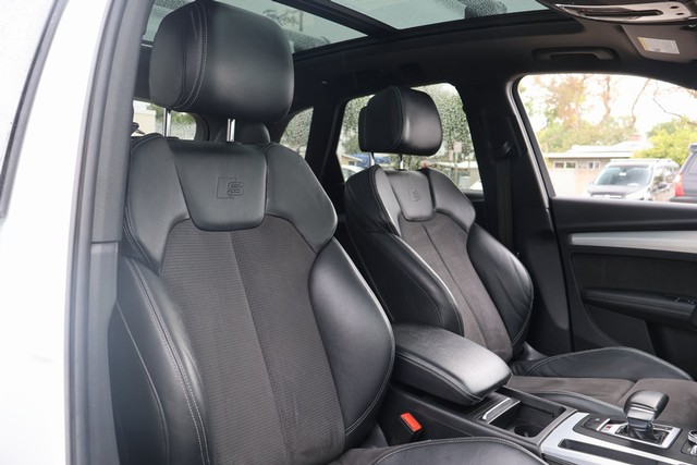 Audi SQ5 Vehicle Full-screen Gallery Image 22